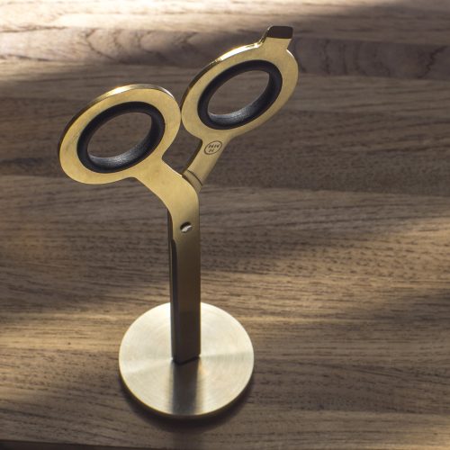 standing-scissors-with-base-gold-4