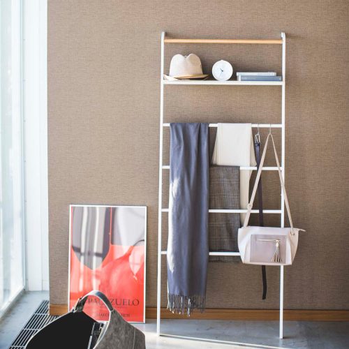 tower-leaning-ladder-with-shelf-white-2