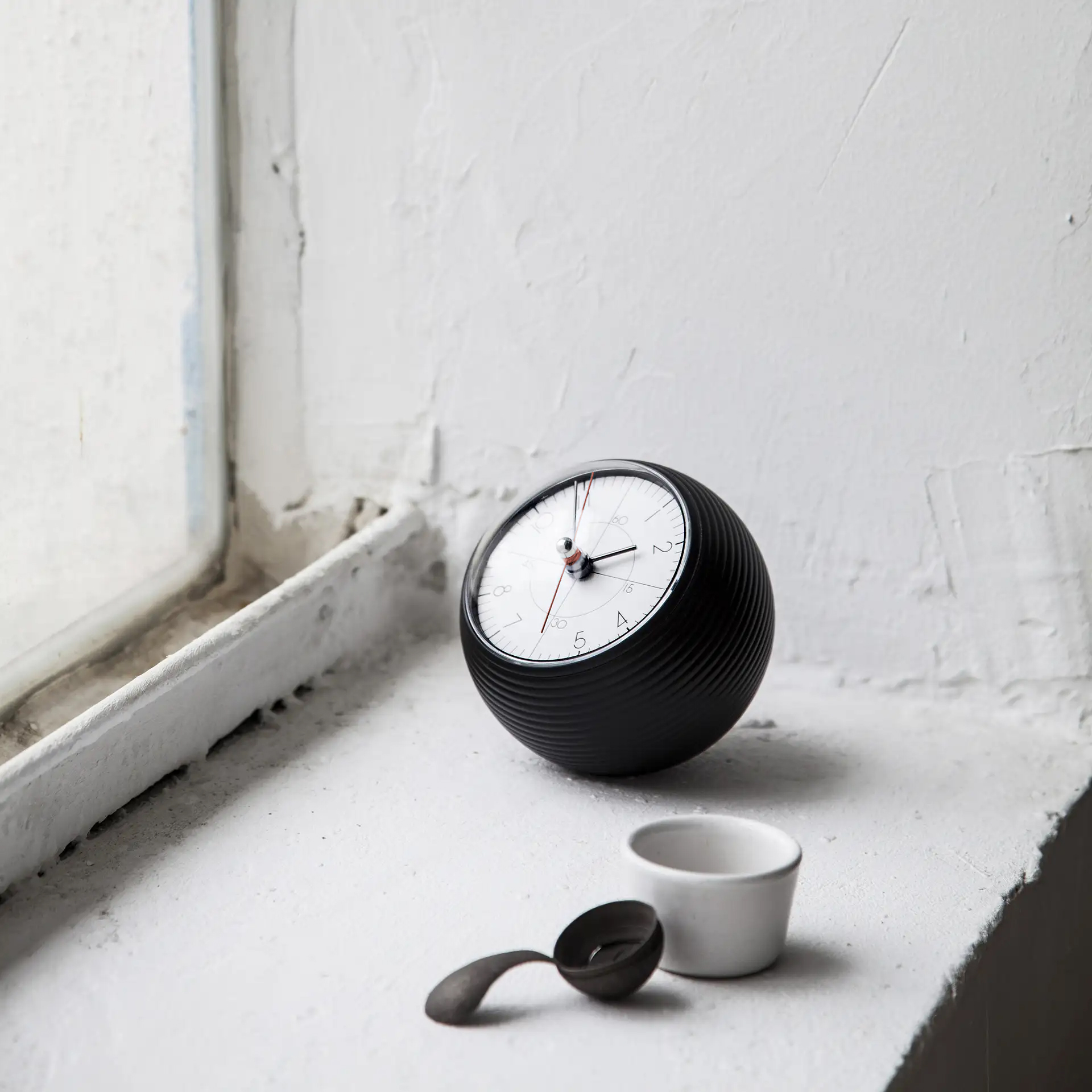 Lemnos - Earth Clock (b-60), Black | Gessato Design Store