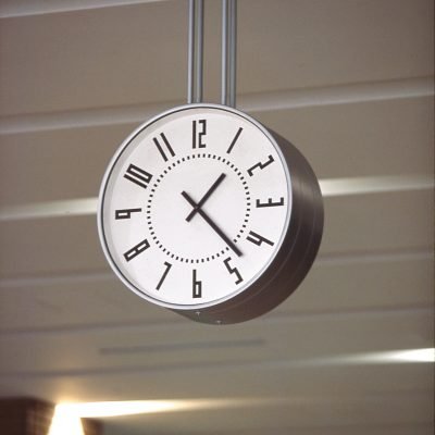 eki-clock-white