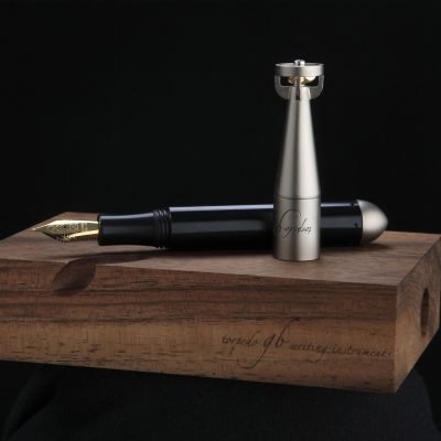 torpedo-gold-fountain-pen-5