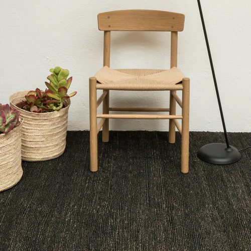 earth-black-rug