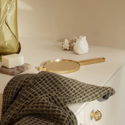 poise-hand-mirror-brass-4