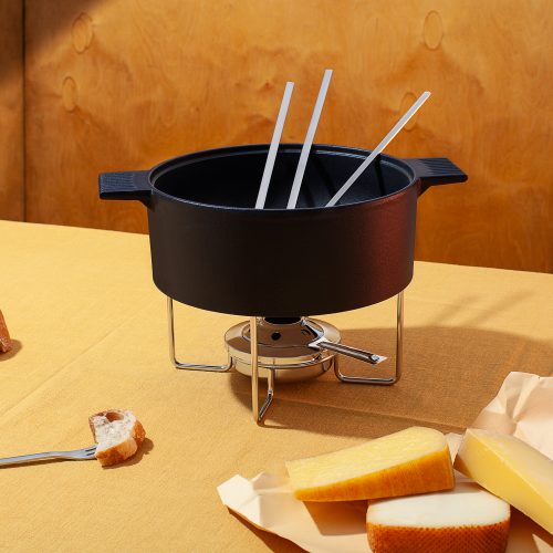 cast-iron-fondue-pot-5