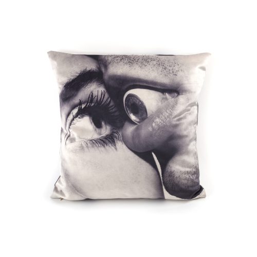 eye-mouth-pillow