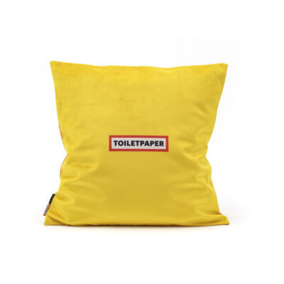 mouth-with-pins-pillow-2