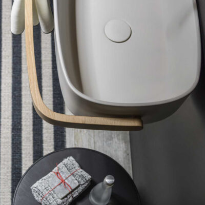 bounce-washbasin-hug