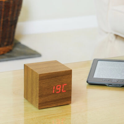 cube-alarm-clock-walnut-red-4jpg