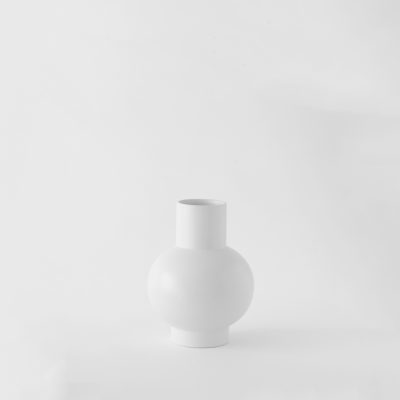 Raawii Strøm Vase, Vaporous Gray - Gessato Design Store