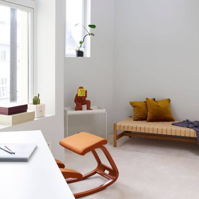 Variable™ Balans® Kneeling Chair - Oxide - Gessato Design Store
