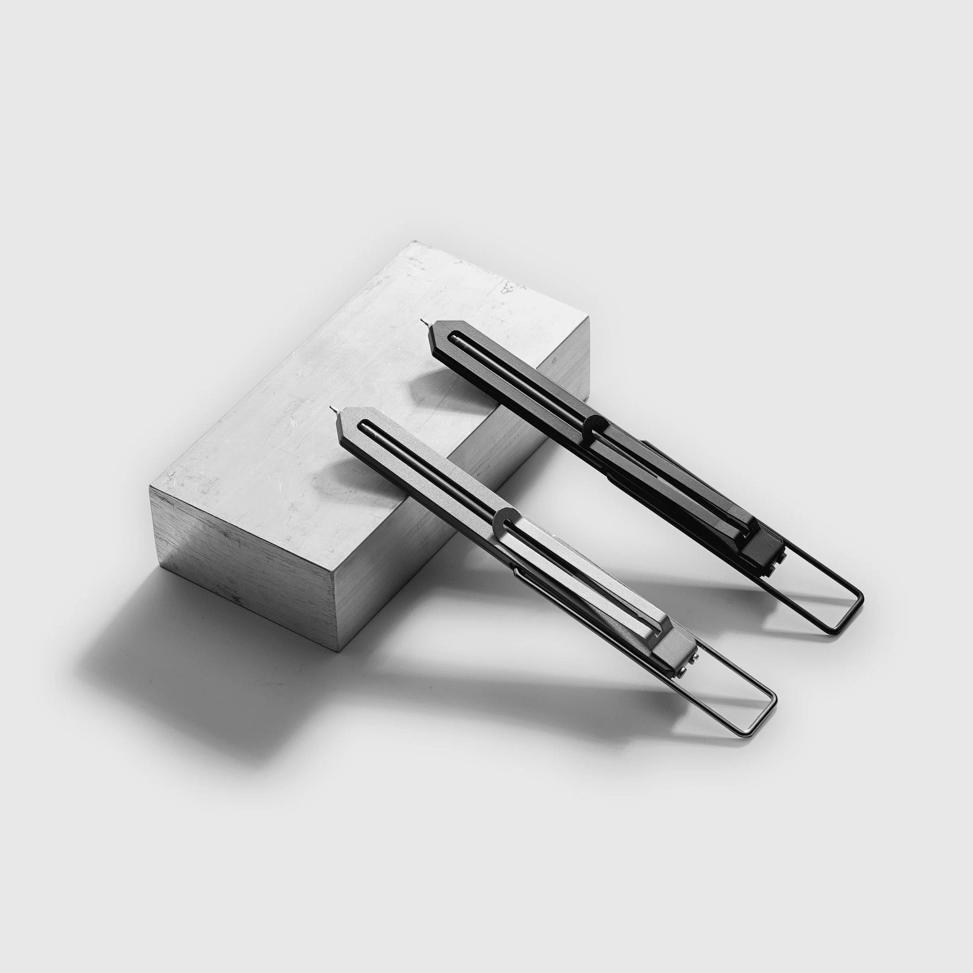 CW&T Pen Type-A 継ぎ目のないステンレス鋼製ペン CW&T - Pen Type-C | Gessato Design Store CW&T Pen Type-A 継ぎ目の