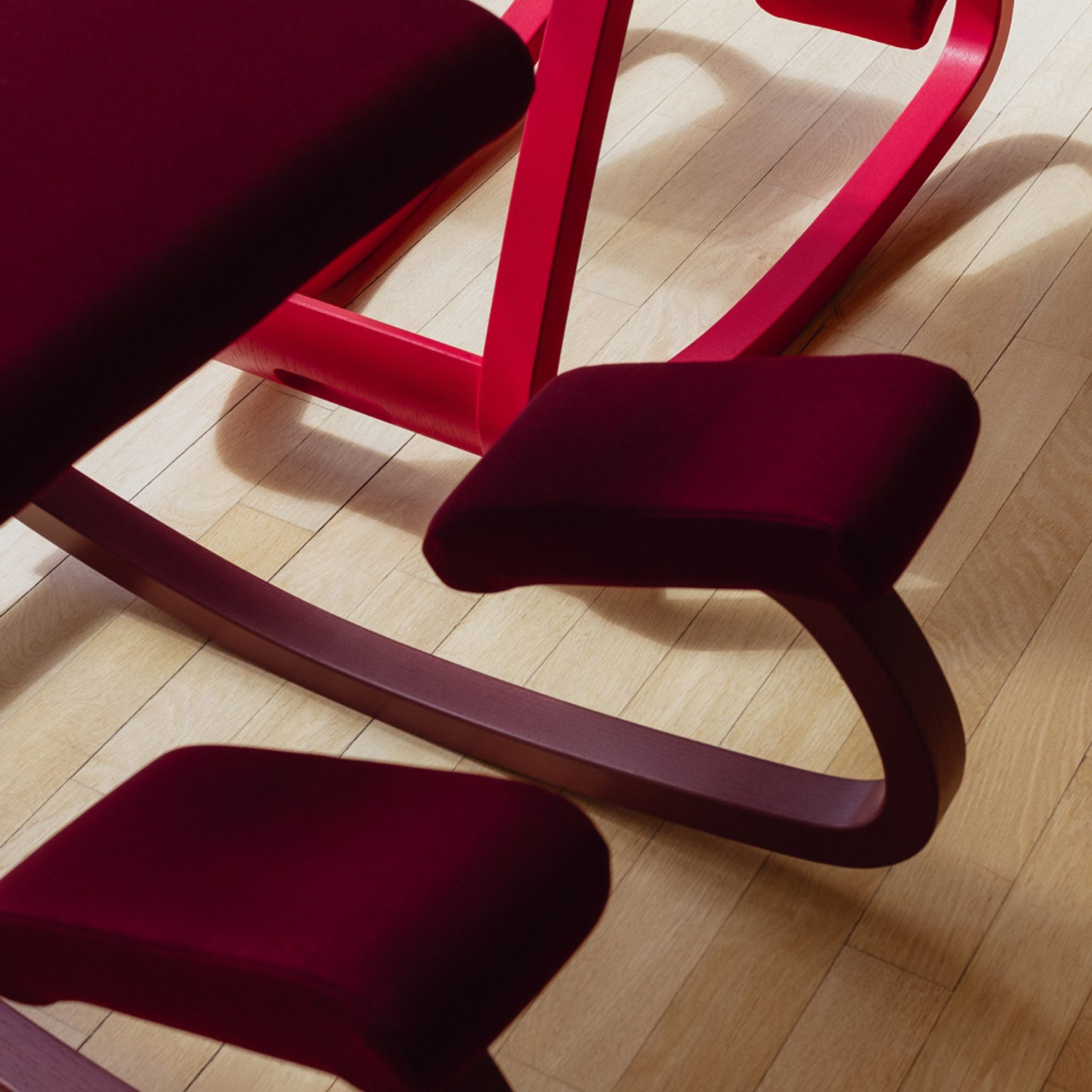 Varier - Variable™ Balans® Kneeling Chair - Plum | Gessato Design Store