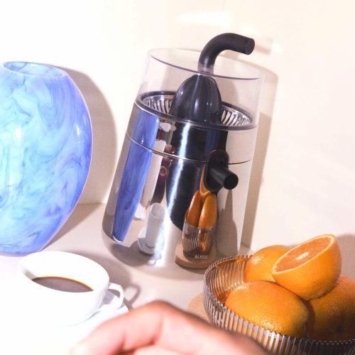 toru-electric-citrus-squeezer-us-adapter-2