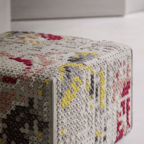 canevas-spaces-square-flowers-pouf-gessato-5