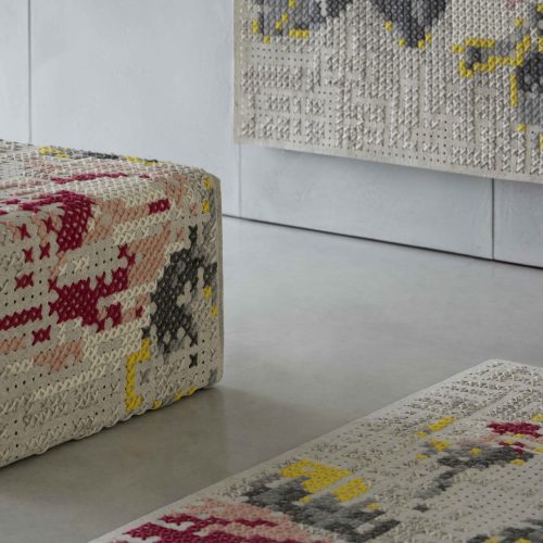 canevas-spaces-square-flowers-pouf-gessato-6