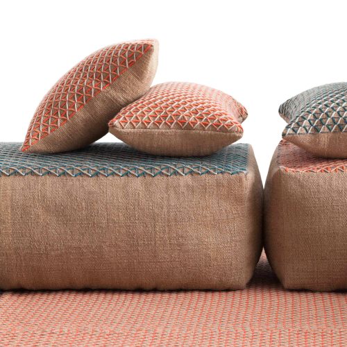 espacio-raw-pillow-gan-rugs-gessato-12