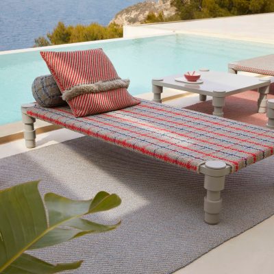 garden-layers-big-outdoor-cushion-diagonal-gessato-3