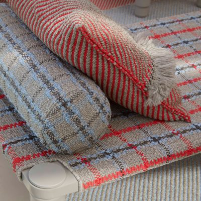 garden-layers-big-outdoor-cushion-diagonal-gessato-4