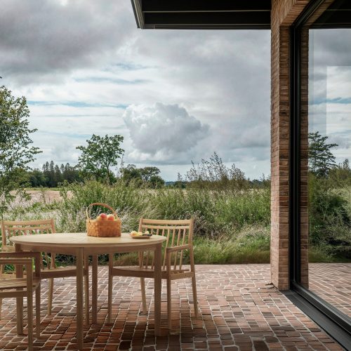 m27-round-outdoor-table-5