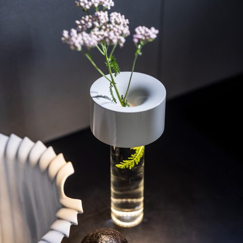 foscarini-fleur-vase-and-portable-lamp-gessato-6