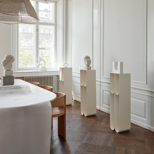 kristina-dam-curved-pedestal-gessato-8