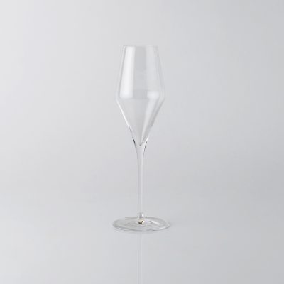 q2-glasses-flute-