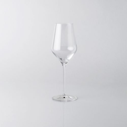 q2-glasses-white-wine