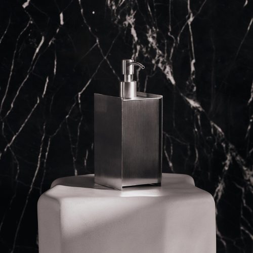 ferm-living-sama-soap-dispenser-gessato-4