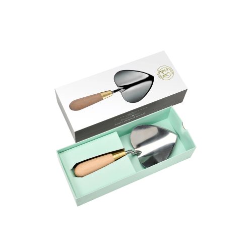 sophie-conran-heart-trowel-2