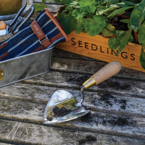 sophie-conran-heart-trowel-4