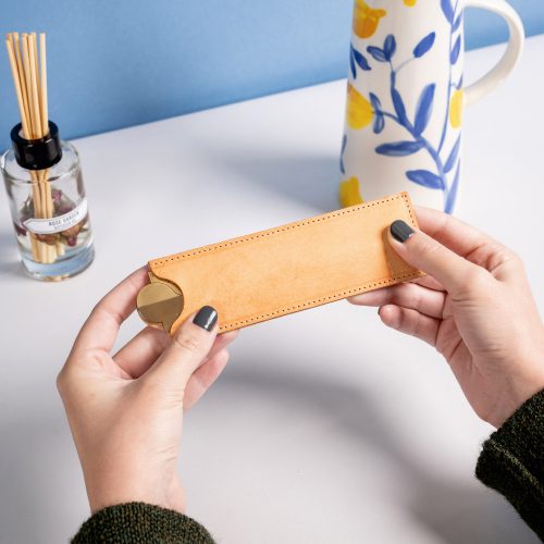 makers-cabinet-stria-folding-ruler-leather-case-3