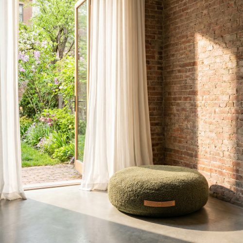 2.8-fulvio-boucle-wool-round-dog-cushion-gessato-23