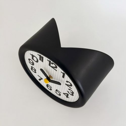 corner-clock-black-3