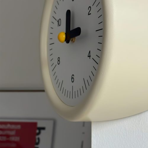 corner-clock-cream-5