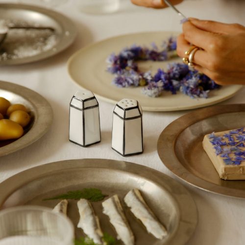 serax-carte-blanche-porcelain-salt-pepper-set-gessato-6