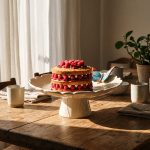 bordallo-pinheiro-cloudy-butterflies-cake-stand-gessato-3
