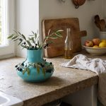 bordallo-pinheiro-olival-vase-gessato-6