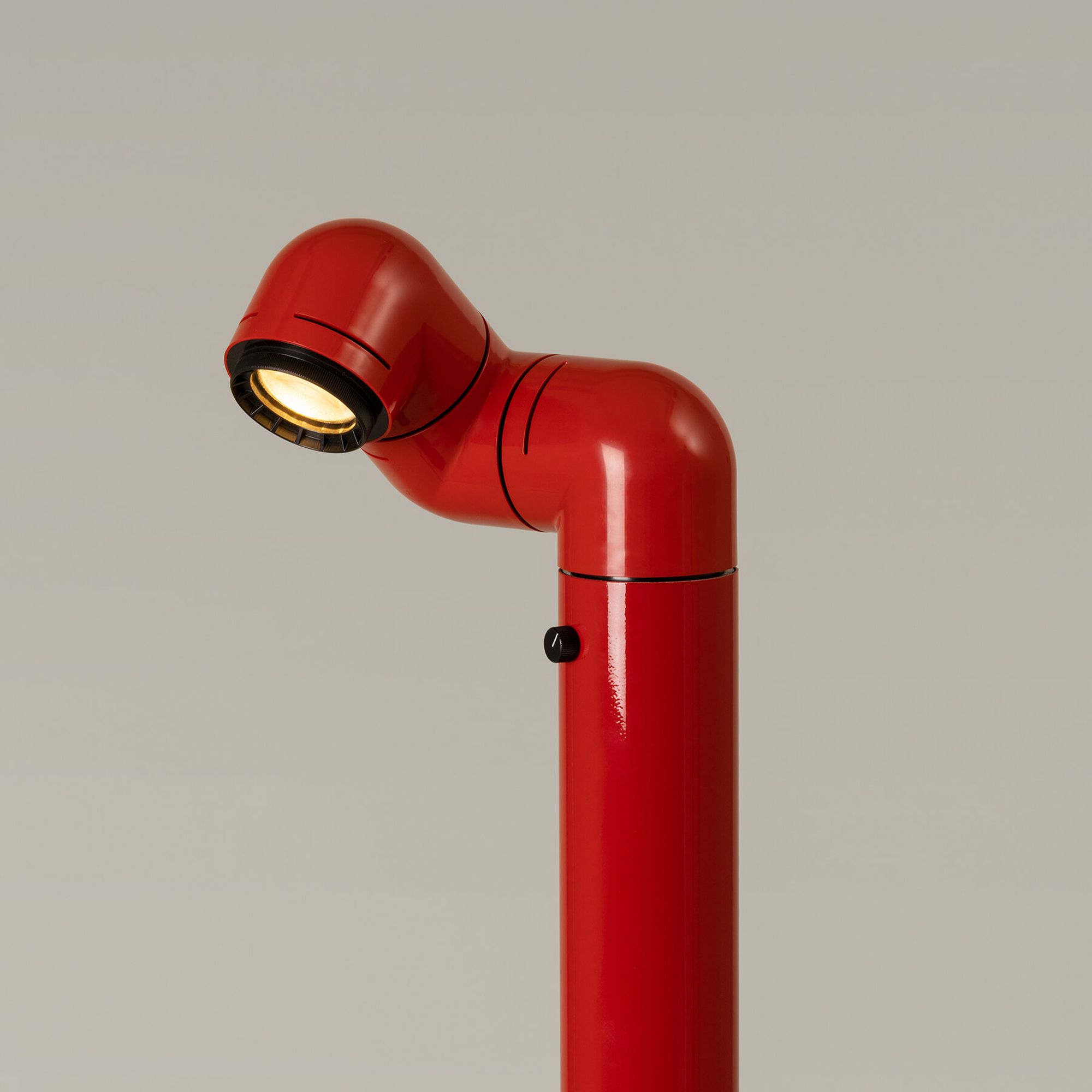  Glossy red