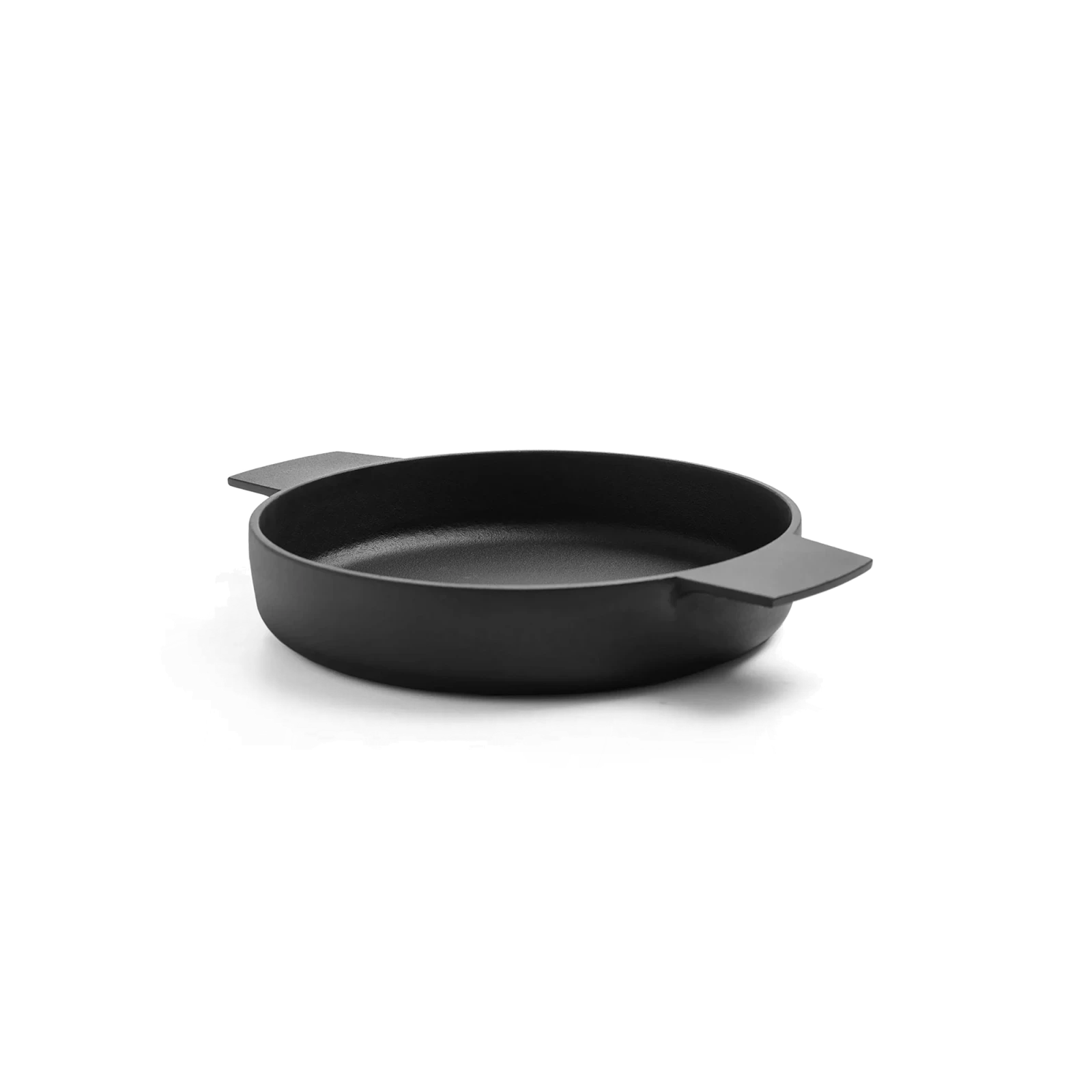 Nambu Tekki Cast Iron Baker Pan, Medium - Gessato Design Store
