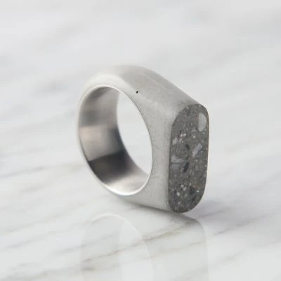 Upright Concrete Ring -33623