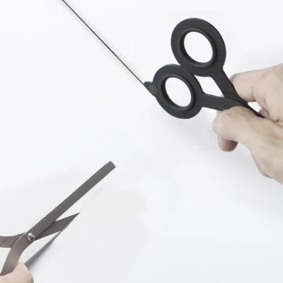 standing-scissors-with-base-black-2
