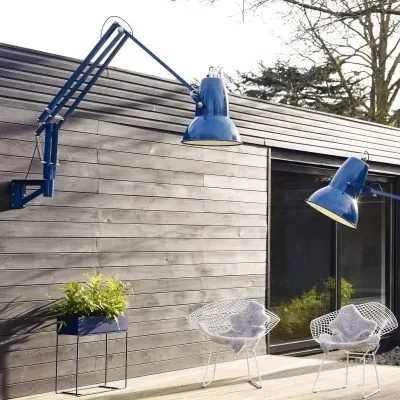 original-1227-giant-outdoor-lamp-with-wall-bracket-3