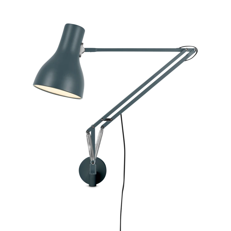 type-75-lamp-with-wall-bracket-1