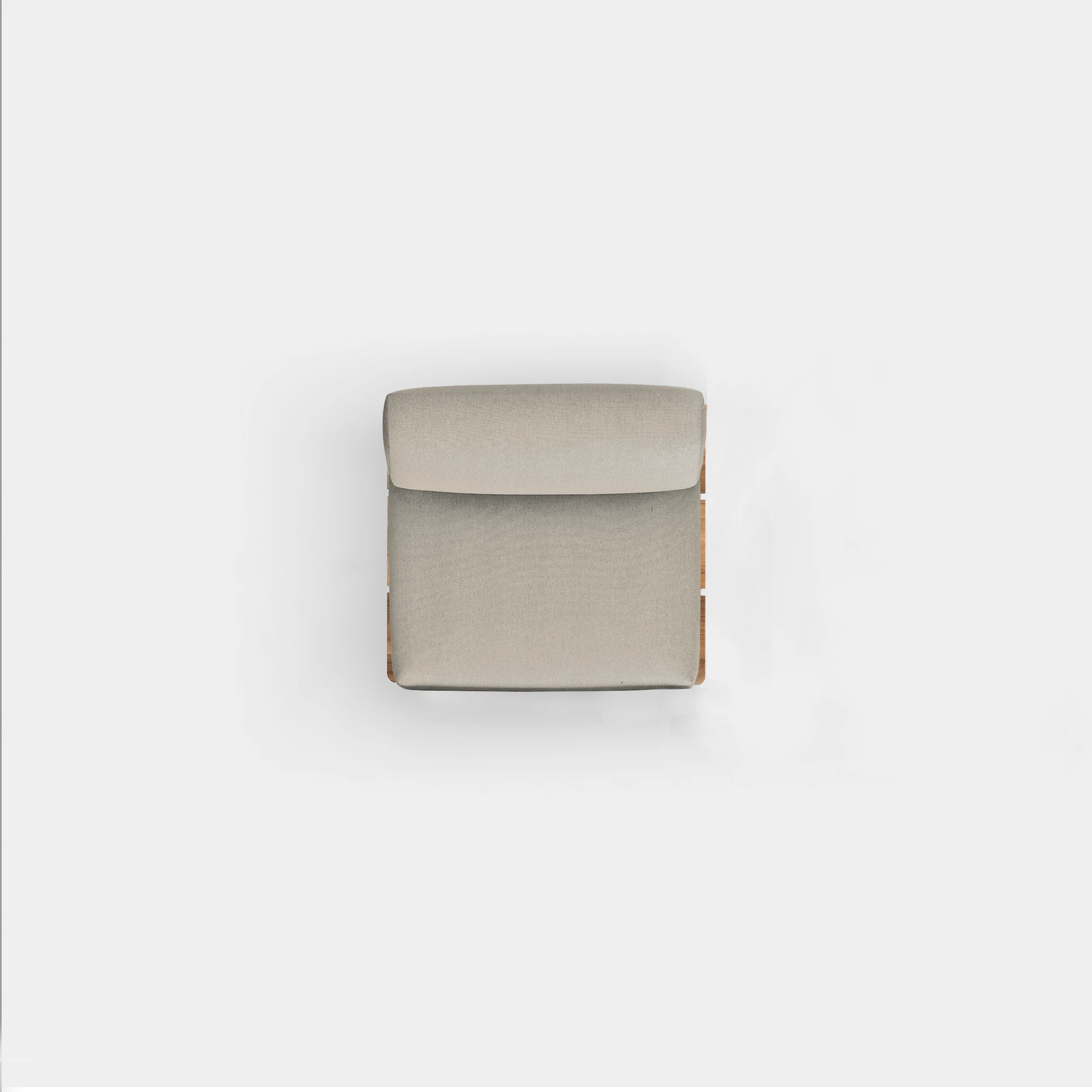  platform 37.40" x 35.82" or 95 cm x 91 cm