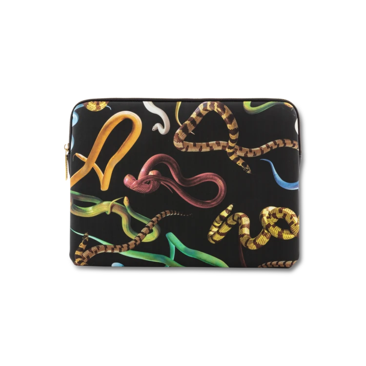 seletti-toiletpaper-laptop-bag-snakes-1