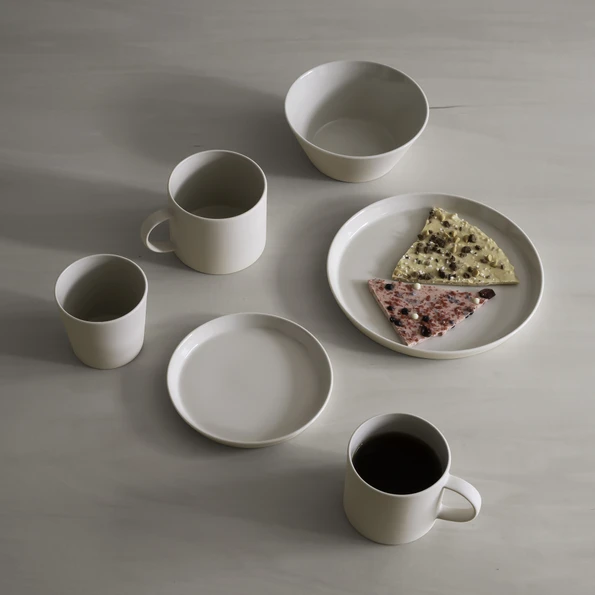 Moheim - Moheim Plates, Sand | Gessato Design Store