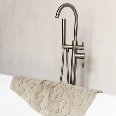 Ishikoro Pebble Bath Mat, Light Grey - Gessato Design Store