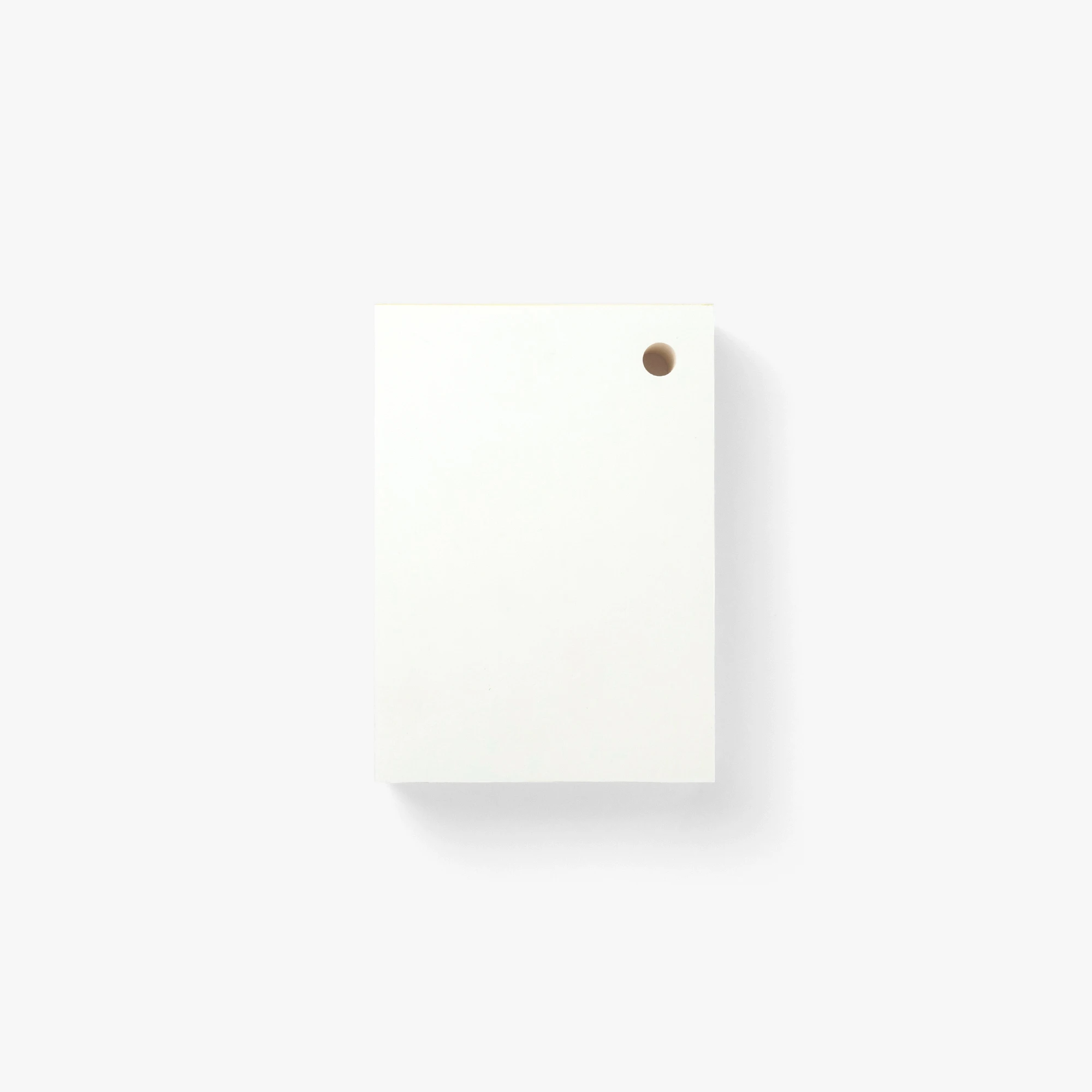 B7, White