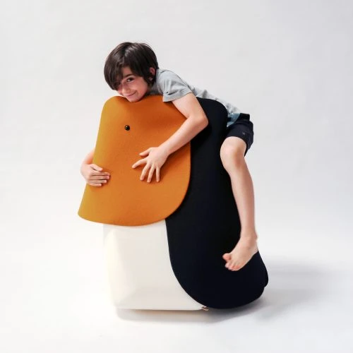 tucan-cushion-3