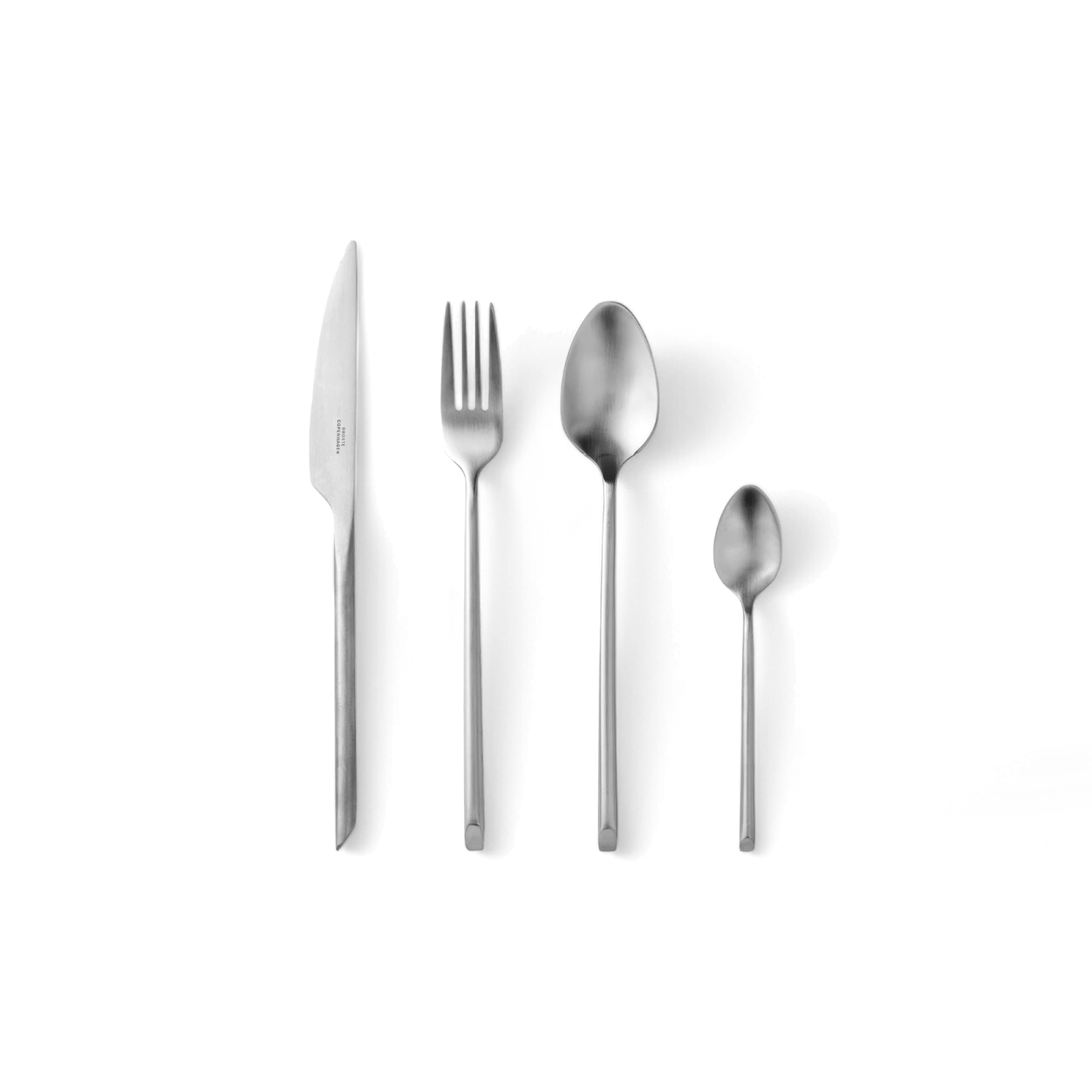 broste-sletten-cutlery-set-16-piece-gessato-1